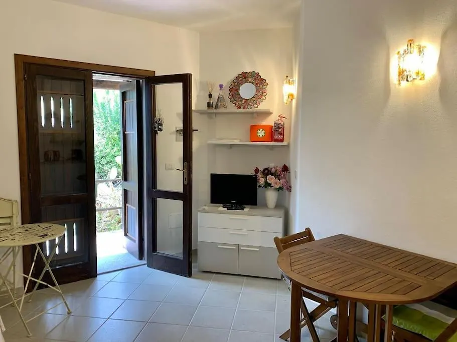펜션 Buganvillea Cottage: Un Nido A 200 Mt. Dal Mare 포르토 폴로